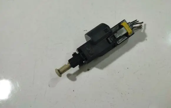 Opel Zafira A Brake pedal sensor switch 