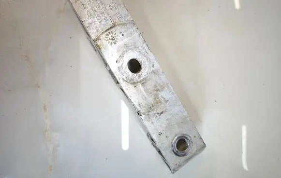 Volkswagen Touareg II Sway bar bush bracket, front 7L0411063B AW6082 001023377