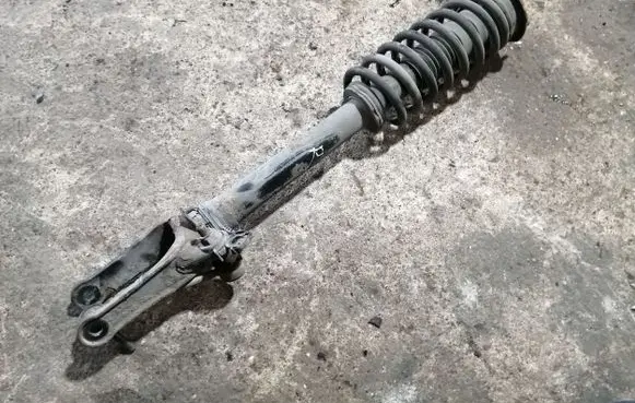Mercedes-Benz ML W164 Front shock absorber with coil spring
