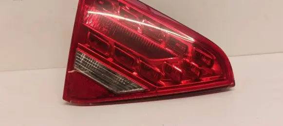 Audi A5 8T 8F Tailgate rear/tail lights 8T0945093A