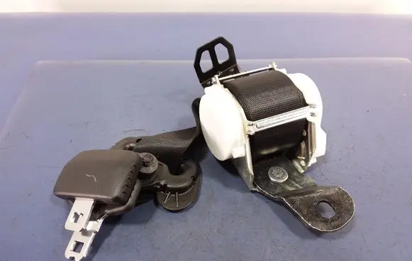 BMW X1 E84 Front seatbelt 7469270