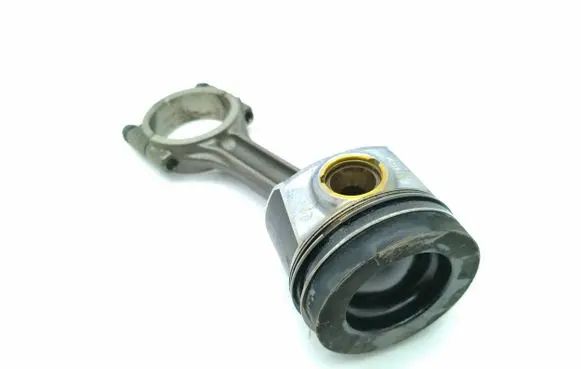 Volkswagen PASSAT B8 Piston with connecting rod 81L150