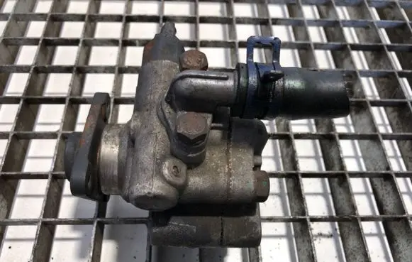 Renault Master II Power steering pump
