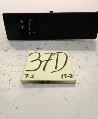 Mercedes-Benz Sprinter W901 W902 W903 W904 Headlight level height control switch 25140AN000