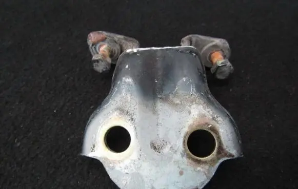 Volvo S40, V40 Rear door lower hinge
