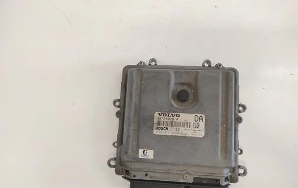 Volvo XC70 Engine control unit/module 30729826 0281012103