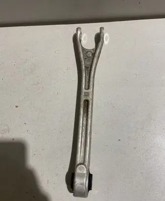 Maserati Ghibli Rear upper control arm/wishbone 067000280