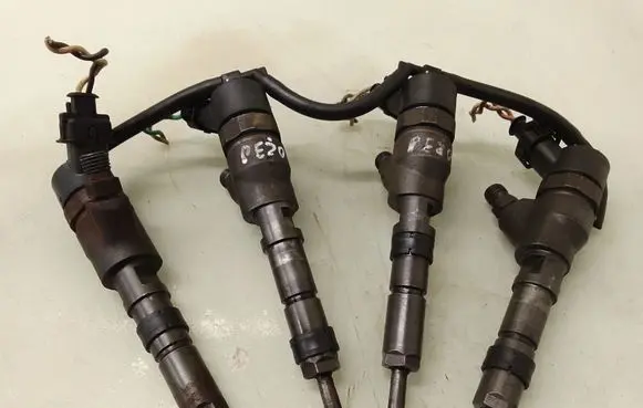 Peugeot 307 Fuel injectors set 0445110044