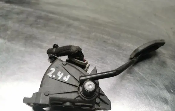 Volvo XC90 Accelerator throttle pedal 30683521