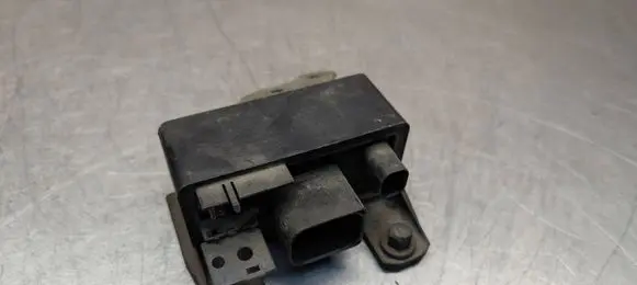 Mercedes-Benz E W211 Glow plug pre-heat relay 0255452832