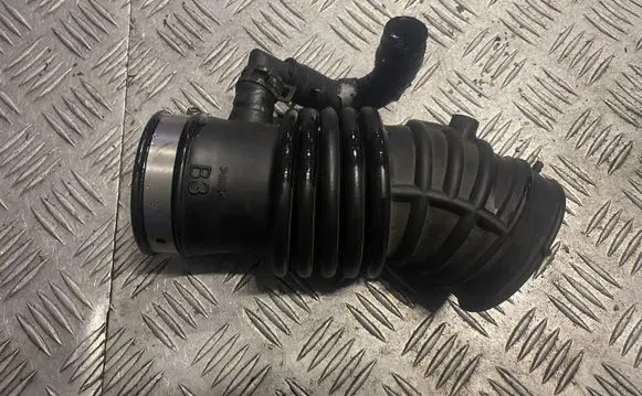 Nissan X-Trail T30 Intercooler hose/pipe