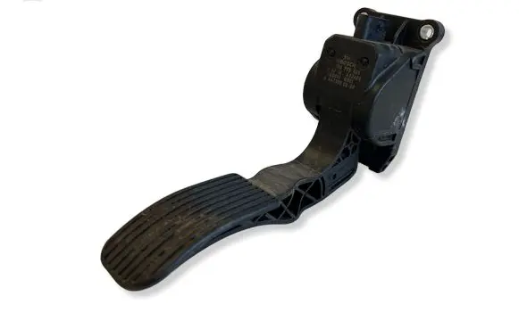 Mercedes-Benz Vito Viano W447 Accelerator throttle pedal 0280755025