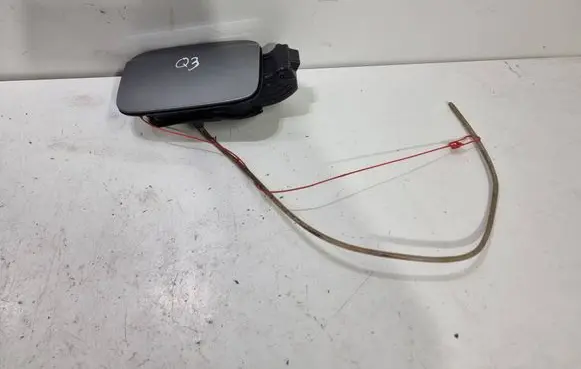 Audi Q3 8U Fuel tank cap 8U0809906