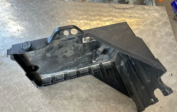 Peugeot 3008 I Battery tray 9663615380