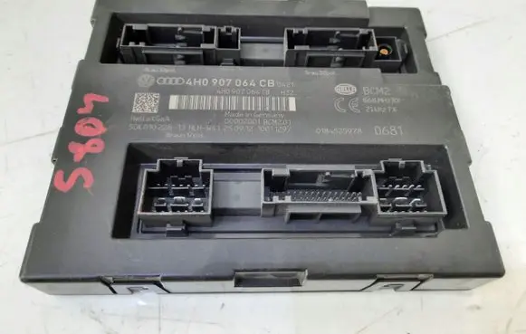 Audi A8 S8 D4 4H Comfort/convenience module 4H0907064CB