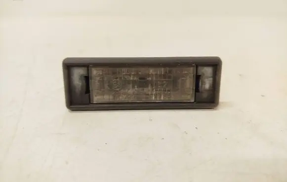 Peugeot 406 Number plate light E290146