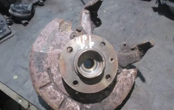 Volkswagen Up Front wheel hub 