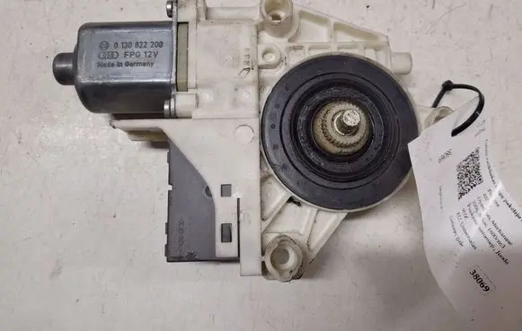 Peugeot 407 Rear door window regulator motor 999066101 0130822200