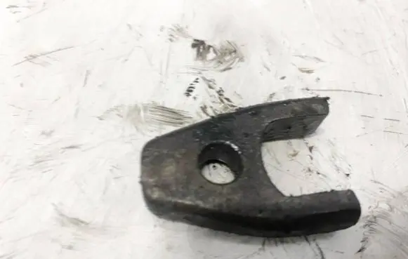 Volvo S70 V70 V70 XC Fuel Injector clamp holder 