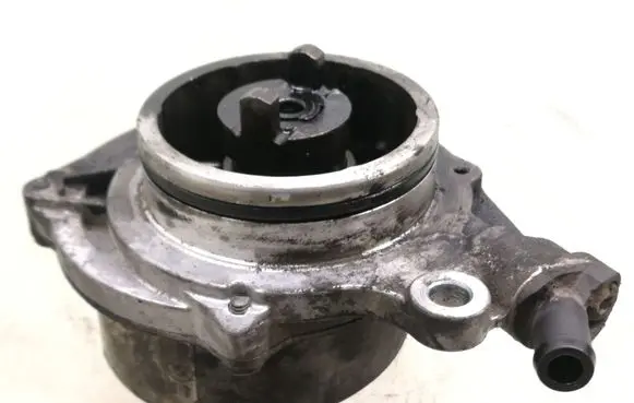 BMW 5 E39 Vacuum pump 72832710C