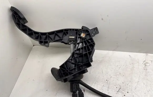 Peugeot 308 Brake pedal 9675406180