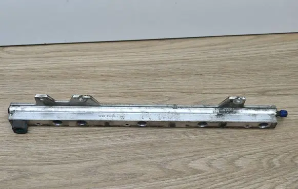 Volvo XC90 Fuel main line pipe 9186942