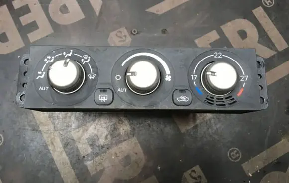 Mitsubishi Pajero Climate control unit MR958005 1465700022