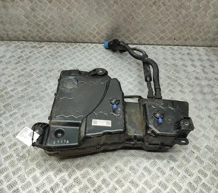 Skoda Kodiaq AdBlue liquid reservoir 5QF131877L 5Q0131969E