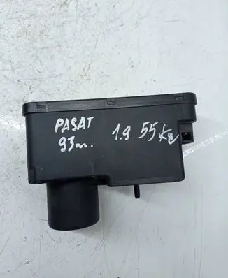 Volkswagen PASSAT B4 Central locking vacuum pump 357962257