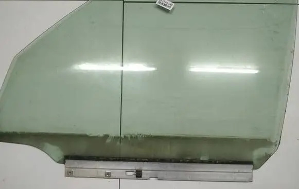 Opel Meriva A Front door window glass four-door as2
