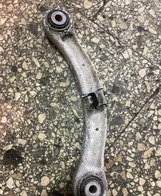 Volkswagen Touareg I Rear upper control arm/wishbone