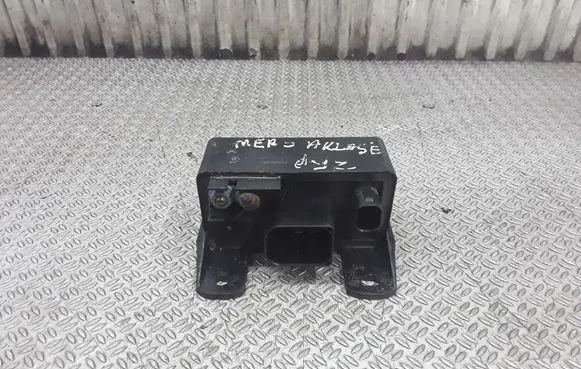 Mercedes-Benz A W168 Glow plug pre-heat relay