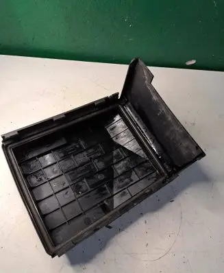 Volkswagen Tiguan Fuse box cover 1K0937132F 014189871 017180061