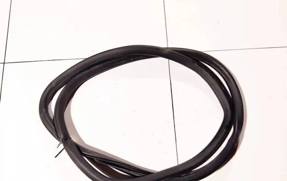 Opel Astra J Rubber seal front coupe door 13259929 360574169