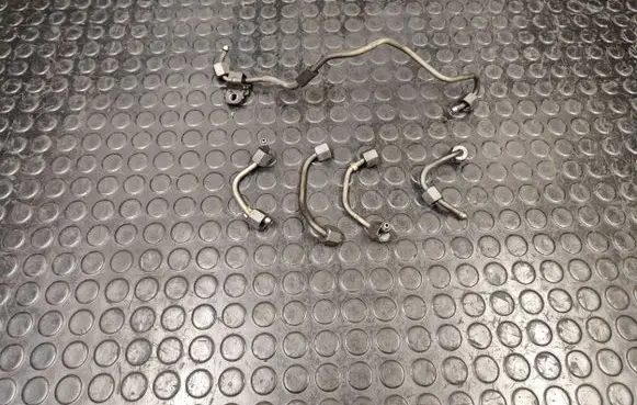 Fuel injector supply line/pipe