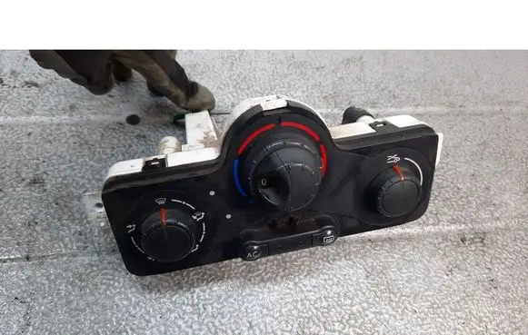 Renault Modus Air conditioning/heating control unit 69597003