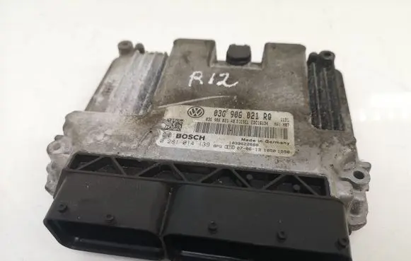 Volkswagen PASSAT B6 Engine control unit/module 03G906021RQ 0281014139