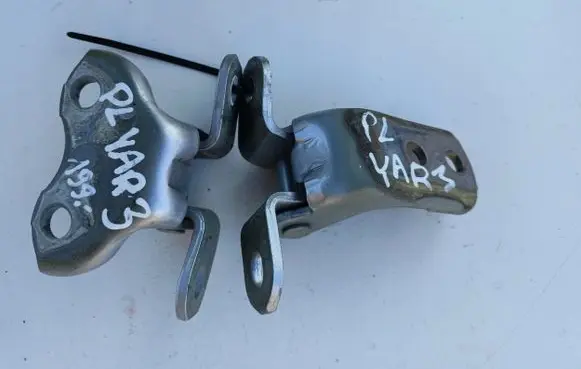 Toyota Yaris Loading door hinge set 