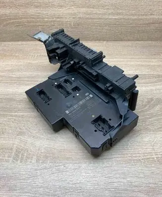 Mercedes-Benz E W212 Fuse module 2129003702 2125452832