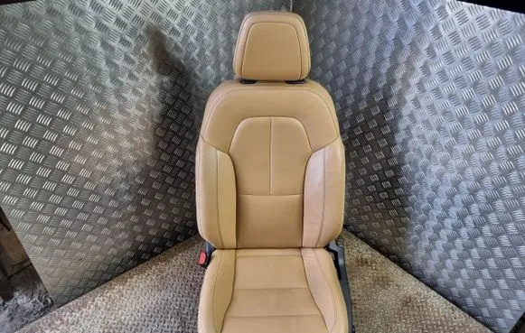 Volvo XC40 Front driver seat 
