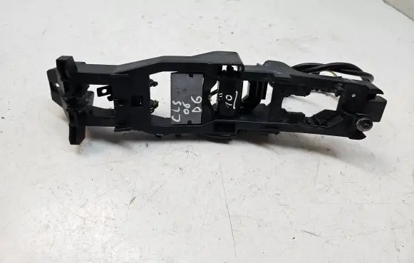 Mercedes-Benz CLS C219 Rear door exterior handle/bracket 