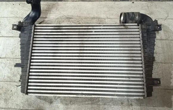 Opel Zafira B Intercooler radiator 13171435