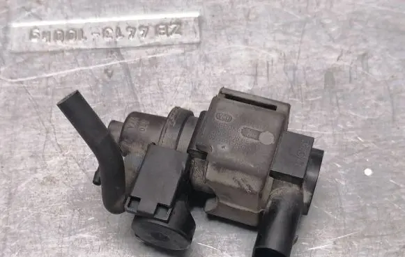 Audi A4 S4 B7 8E 8H Turbo solenoid valve 059906628B 059906629A