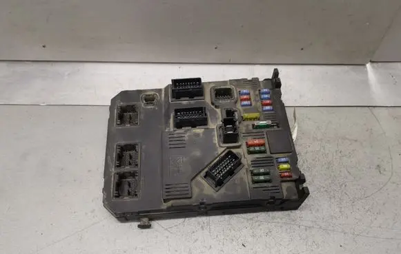 Citroen C3 Fuse module 9652474480