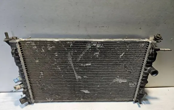 Opel Vectra B Coolant radiator 