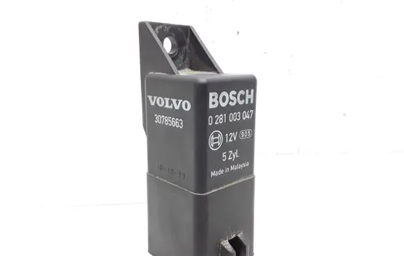 Volvo V60 Glow plug pre-heat relay 30785663 0281003047