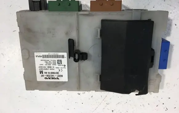 Volvo S80 Fuse module 30786819