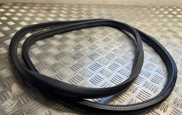 Toyota Proace Rubber seal sliding door window/glass 9808423880