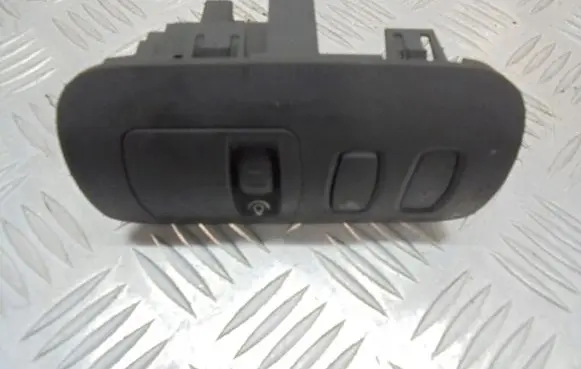 Renault Megane II ESP (stability program) switch 88020007