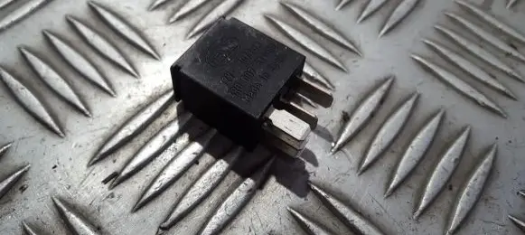 Volvo V70 Other relay 9441161 4RD007814-00